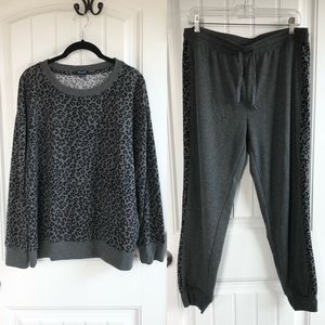 Splendid grey leopard print pajama set size large